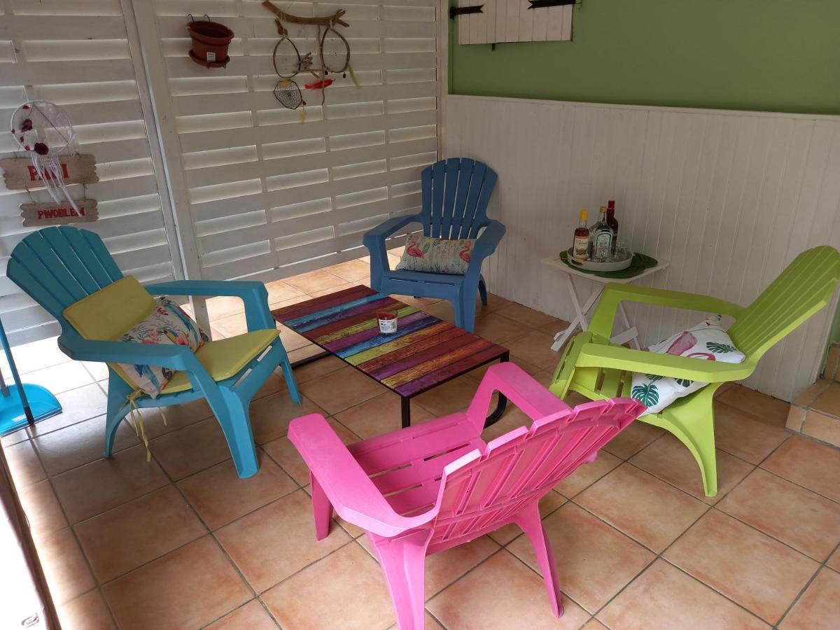 Bel Appartement - Proche Des Plages De Sainte Anne Bagian luar foto