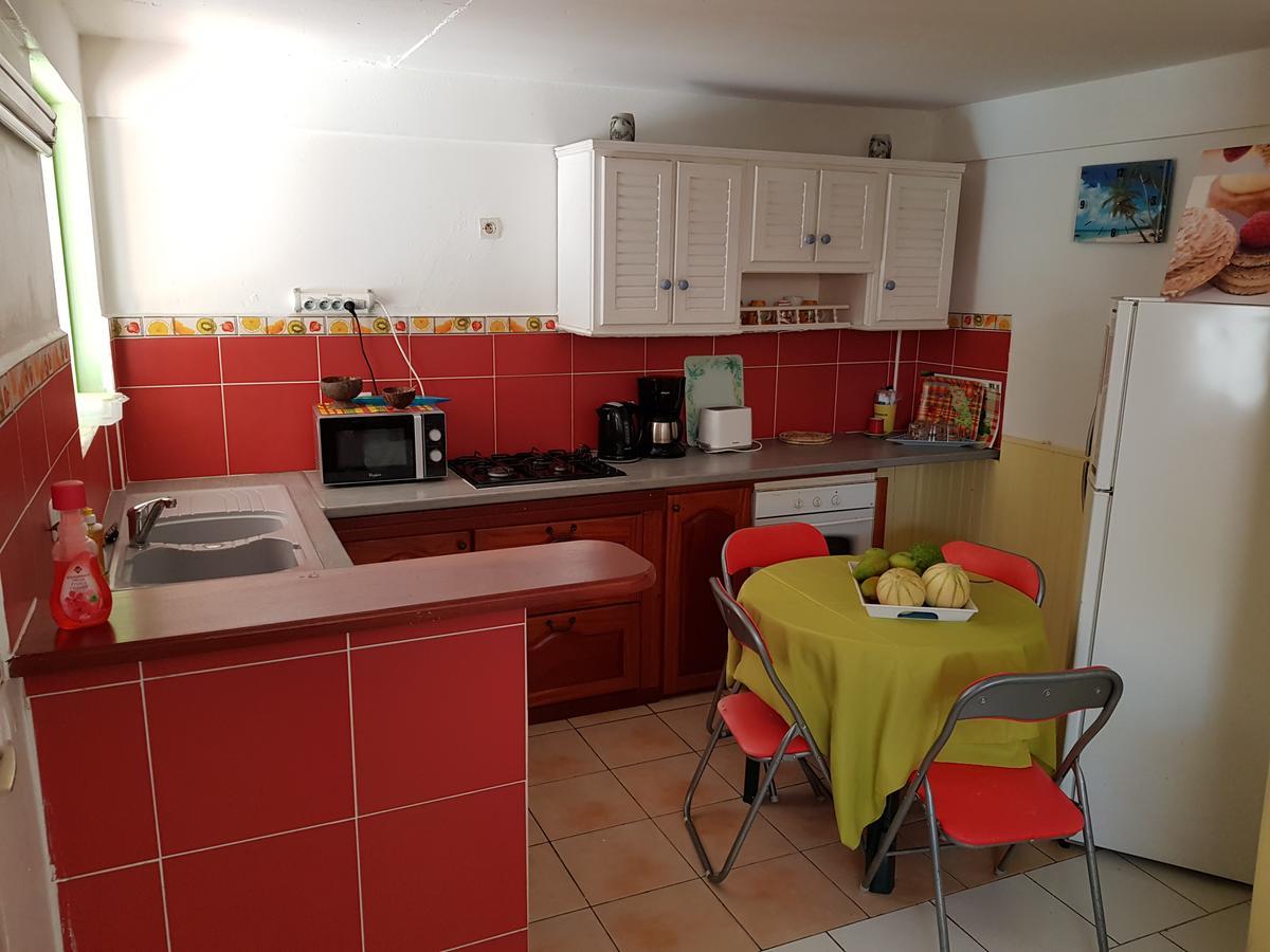 Bel Appartement - Proche Des Plages De Sainte Anne Bagian luar foto